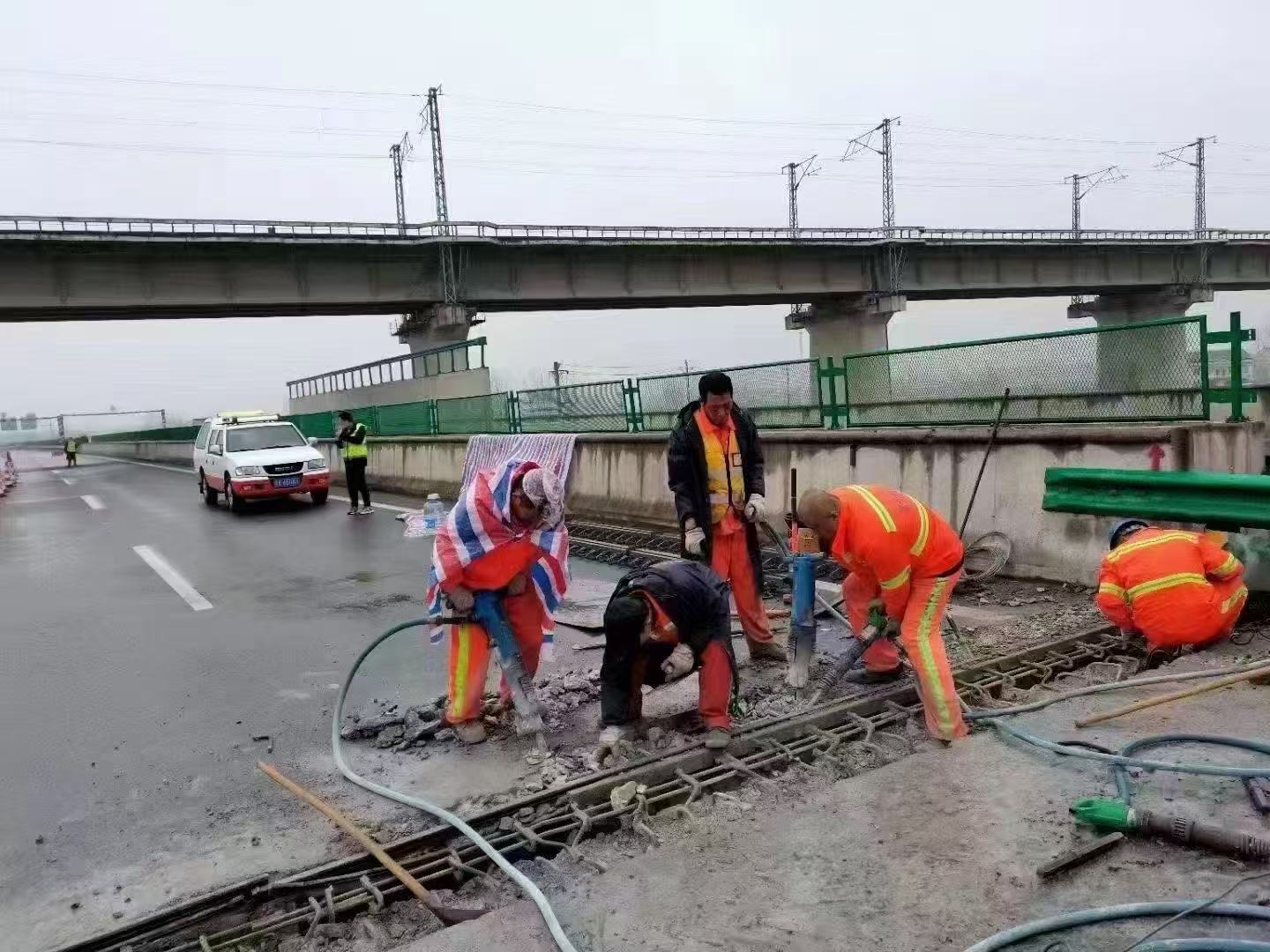 冷水滩桥梁伸缩缝抢修料